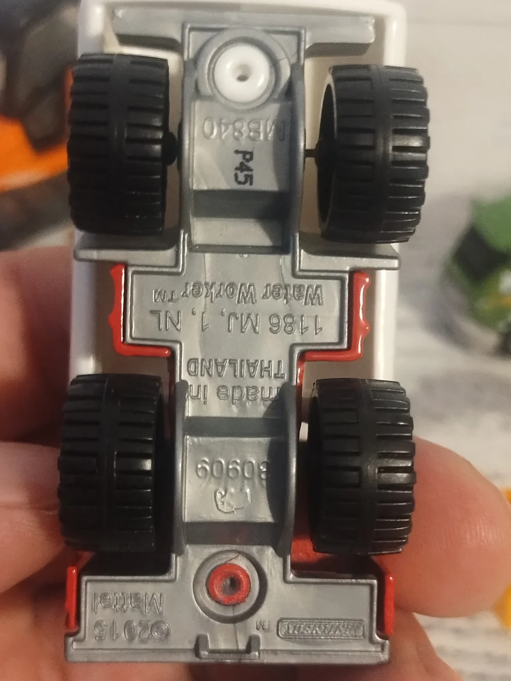 Lot 4 vehicles construction 3 matchbox diecast metal and plastic/1 maistoplstic